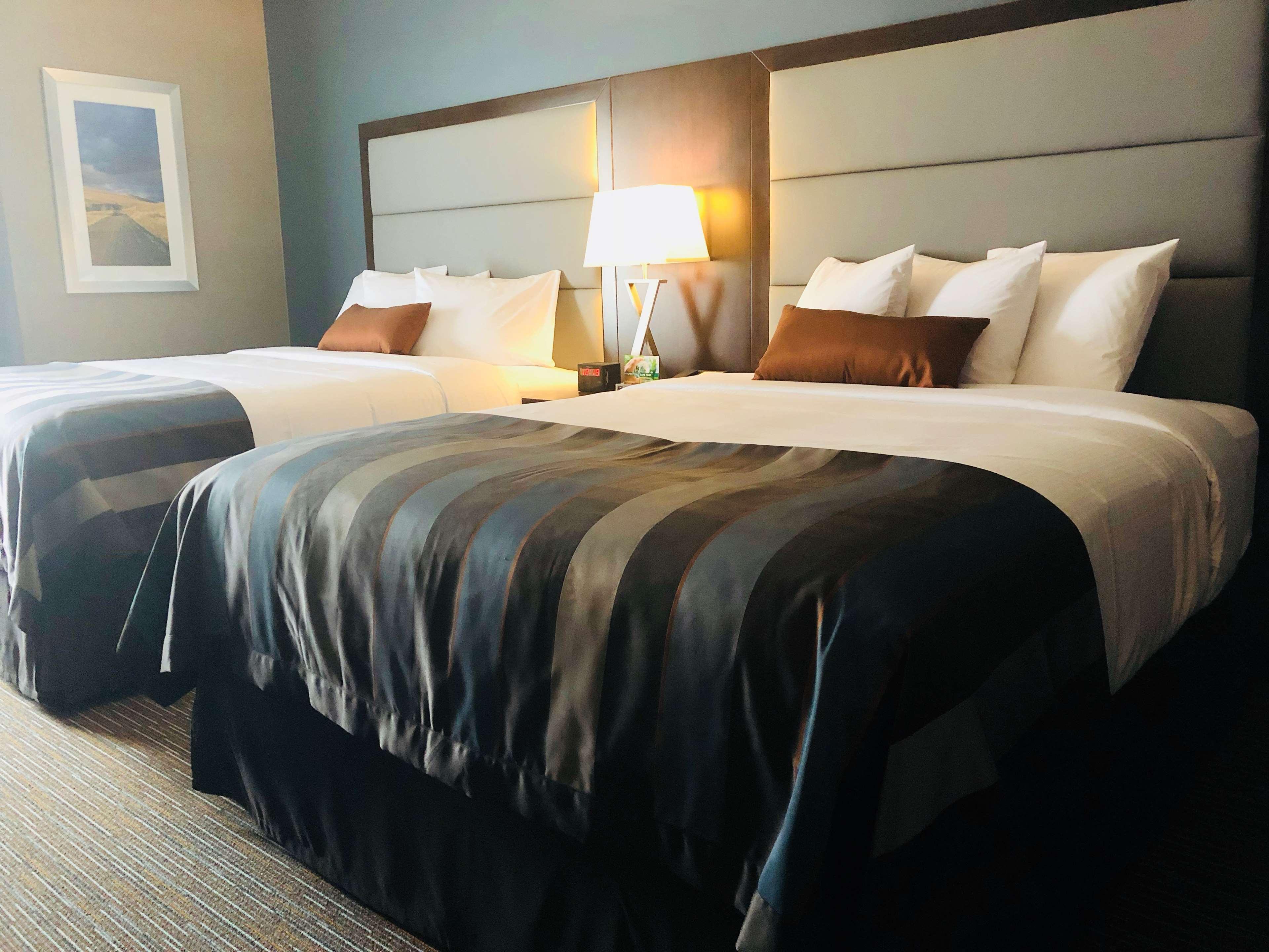 Wingate By Wyndham Kamloops Hotel Екстериор снимка
